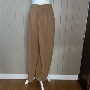 NWOT - Stylish Tan Wide-Leg Pants - size Medium